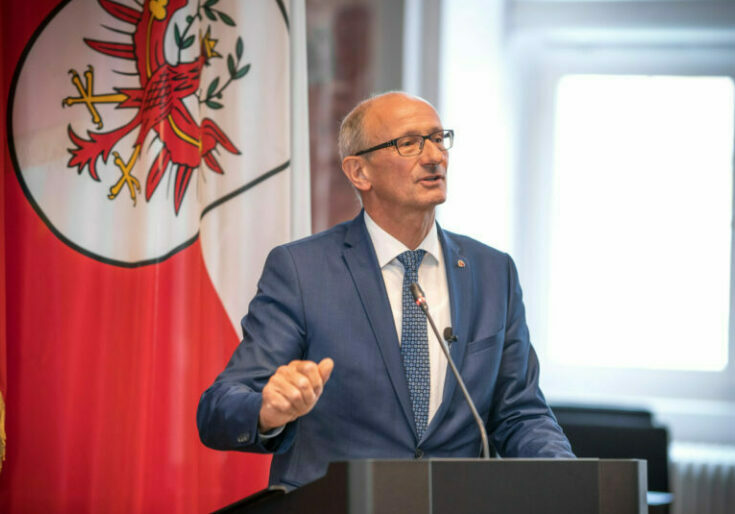Gleich in der ersten Woche als Vorsitzender der LH-Konferenz legt Tirols LH Anton Mattle mit seinem Amtskollegen Markus Wallner ein Positionspapier zur Reformpartnerschaft vor. Foto: Land Tirol