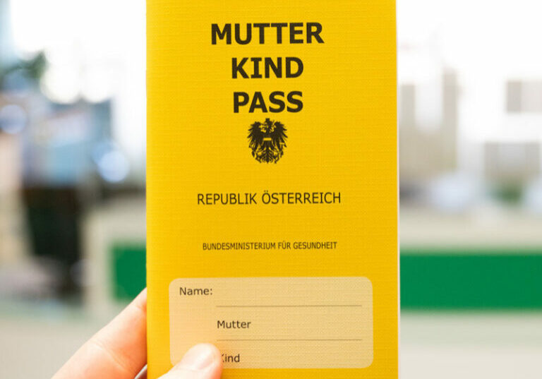 Der Mutter-Kind-Pass in Papierform wird in Zukunft digitalisiert und heißt Eltern-Kind-Pass. Foto: ÖGK/ Martin Biller