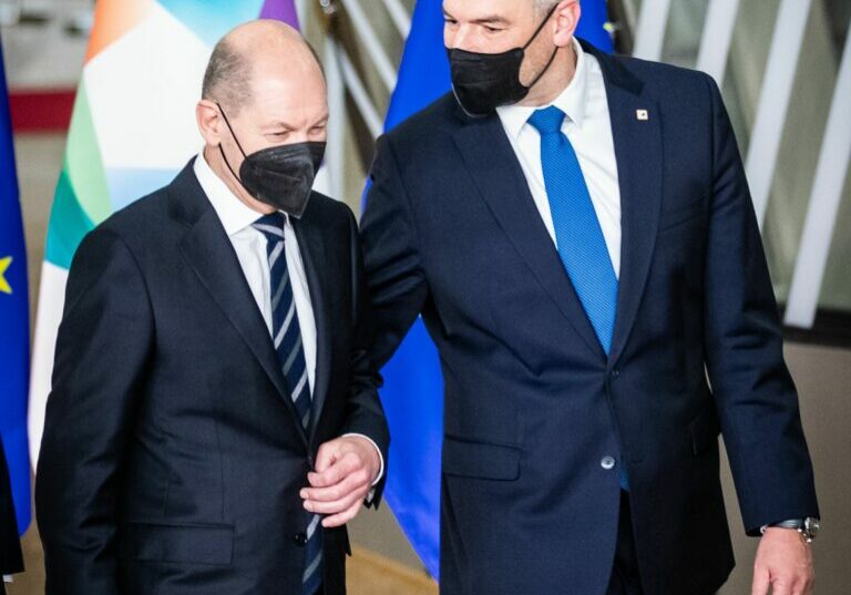Kennen sich bereits von mehreren Treffen in Brüssel. Bundeskanzler Karl Nehammer mit Deutschlands Regierungschef Olaf Scholz. Foto: BKA / Arno Melicharek