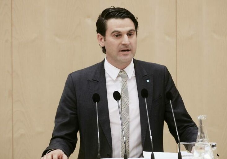 Lange Zeit eingesetzt, jetzt erreicht: Die Sportförderung wird erhöht und stärkt Profisport, Volksgesundheit und Ehrenamt, sagt ÖVP-Sportsprecher Christoph Zarits. Foto: Parlamentsdirektion / Thomas Topf