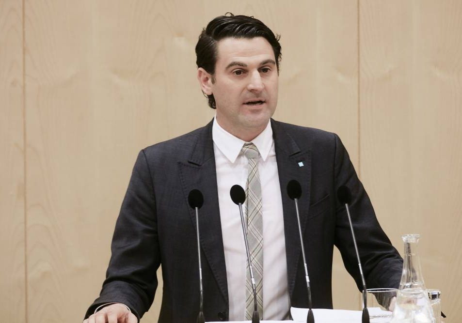 Lange Zeit eingesetzt, jetzt erreicht: Die Sportförderung wird erhöht und stärkt Profisport, Volksgesundheit und Ehrenamt, sagt ÖVP-Sportsprecher Christoph Zarits. Foto: Parlamentsdirektion / Thomas Topf