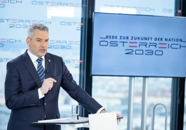 Vergangenes Jahr gab Karl Nehammer den Startschuss zum Programmprozess. Am kommenden Freitag präsentiert er in Wels seinen "Österreich-Plan". Foto: ÖVP / Jakob Glaser