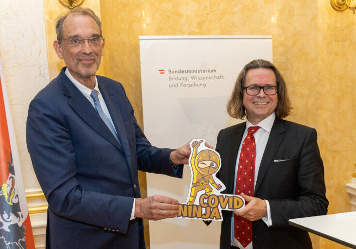Martin Polaschek (r.) übernimmt die Bildungsagenden von Heinz Faßmann (l.). Foto: Martin Lusser