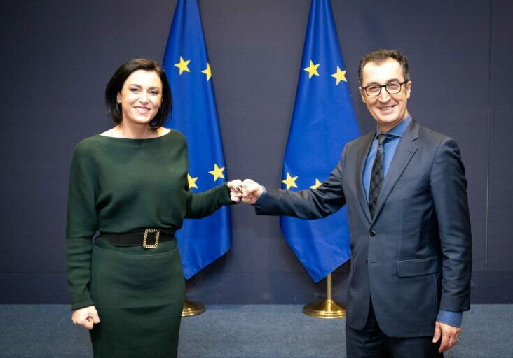 Schmieden eine Allianz der Fairness: Landwirtschaftsministerin Elisabeth Köstinger mit Deutschlands Ressortskollegen Cem Özdemir. Foto: BMLRT, Paul Gruber