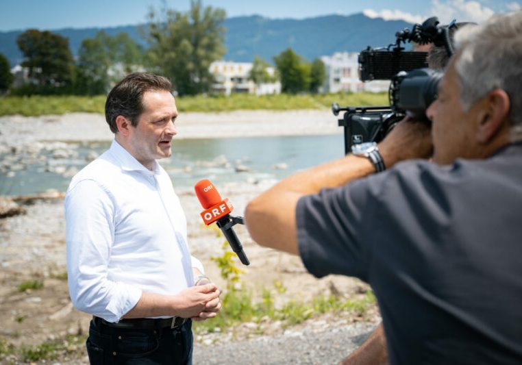 Die Versorgung mit Wasser ist sicher – und es wird weiterhin in Projekte investiert, erklärt Umweltminister Norbert Totschnig. Foto: BML / Paul Gruber