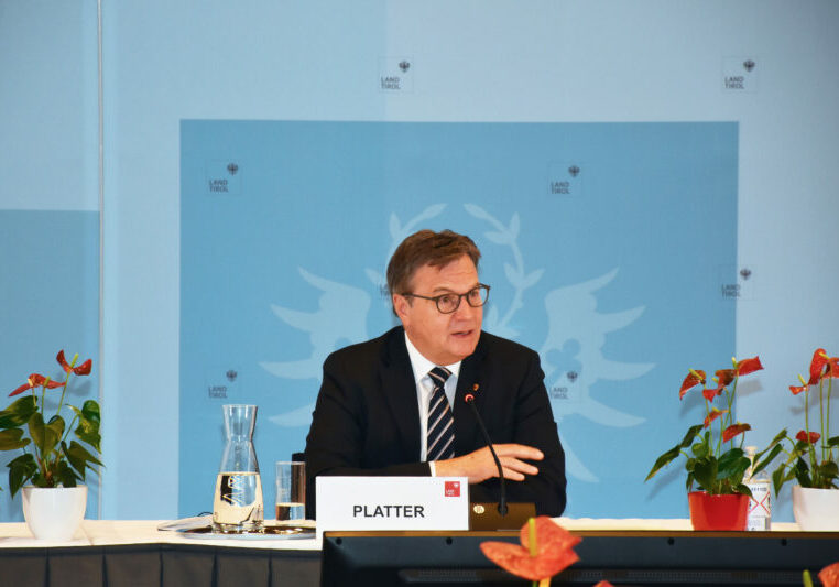 Tirols Landeshauptmann Günther Platter übergibt das Amt. Foto: Land Tirol/Pichler