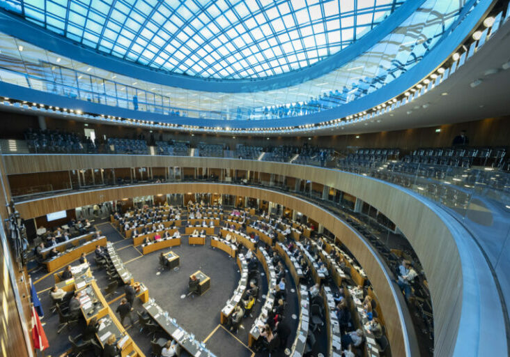 Die Demokratie in Österreich hat ihren Ausgangspunkt in der Revolution von 1848: Der Weg zu Parlamentarismus und Wahlrecht wurde von den Bürgern gefordert und beschritten, 1920 wurde Österreich eine parlamentarische Demokratie. Die Bedeutung der bürgerlichen Mitte für Gesellschaft und Gegenwart ist Thema eines Symposiums an der Politischen Akademie der ÖVP in Wien am 5. Juni. Foto: Parlament/Ulrike Wieser