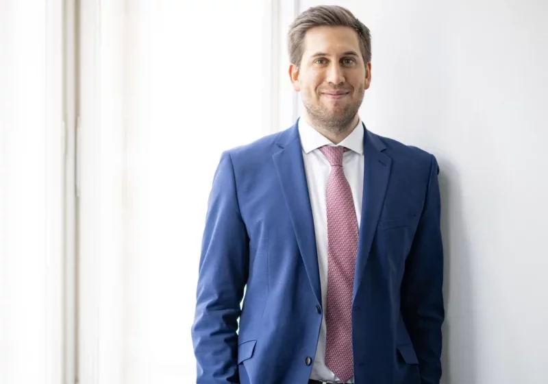 Alexander Pröll ist neuer Staatssekretär im Bundeskanzleramt und für die Regierungskoordination zuständig. Selbst sieht er sich im Maschinenraum der Regierung stehen, wo man auch manchmal ins Schwitzen kommen kann. Foto: Jakob Glaser