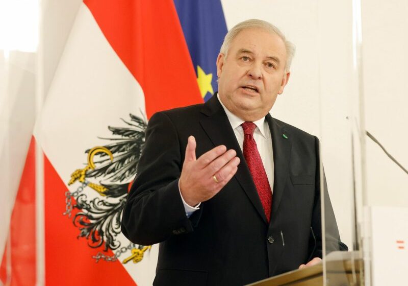 Im Ö1-Mittagsjournal am Montag meldete sich der steirische Landeshauptmann Hermann Schützenhöfer zu den aktuellen Entwicklungen zu Wort. - Foto: BKA/ Dragan Tatic
