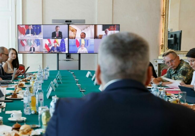 Der Ministerratssitzungssaal dürfte auch heute wieder Ort des Gipfels sein, zu dem Kanzler Karl Nehammer eingeladen hat. Foto: BKA / Dragan Tatic