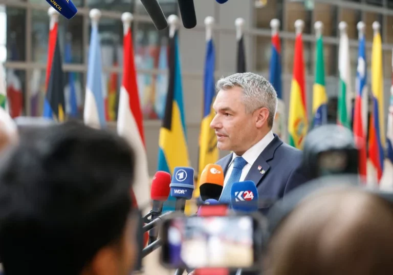 Kanzler Karl Nehammer sieht die Zukunft der Türkei nicht in einer Vollmitgliedschaft der EU. Foto: BKA/Dragan Tatic