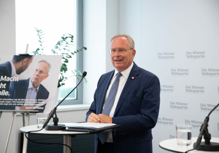 „Bei unserer heutigen Pressekonferenz zu neuen Entwicklungen im SPÖ-Finanzskandal rund um die Wien Energie haben wir erneut bekräftigt: Es braucht von Seiten der rot-pinken Stadtregierung ernst gemeinte Transparenz und Aufklärung", so Mahrer auf den sozialen Netzwerken. Foto: Wiener Volkspartei