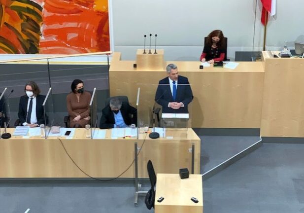 Bundeskanzler Karl Nehammer gibt im Parlament seine Regierungserklärung ab. Foto: Michael Tögel