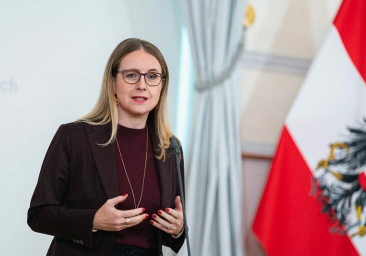 Starker Wirtschaftsstandort: Die Austrian Business Agency erzielte 2021 trotz Pandemie mit 364 Betriebsansiedlungen und -erweiterungen das bisher zweitbeste Ergebnis. Foto: BKA / Florian Schrötter