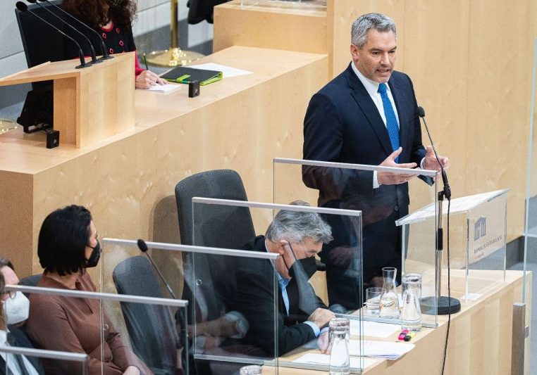 Gutes Verhältnis: Bundeskanzler Karl Nehammer und Vizekanzler Werner Kogler. Foto: BKA / Florian Schrötter