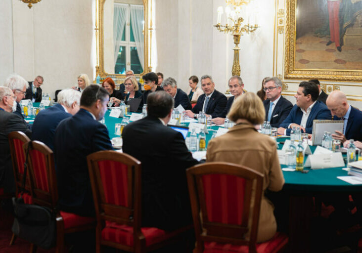 Am Mittwochabend tagte das Krisenkabinett der Bundesregierung zu den Themen Energie, Finanzen und Wirtschaft. Foto: BKA / Schrötter