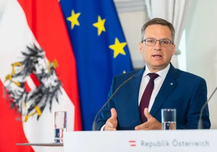 Aus Verantwortung für Österreich tritt die ÖVP in Gespräche mit der FPÖ ein, erklärt Klubobmann August Wöginger in einem Videostatement. Foto: Florian Schrötter