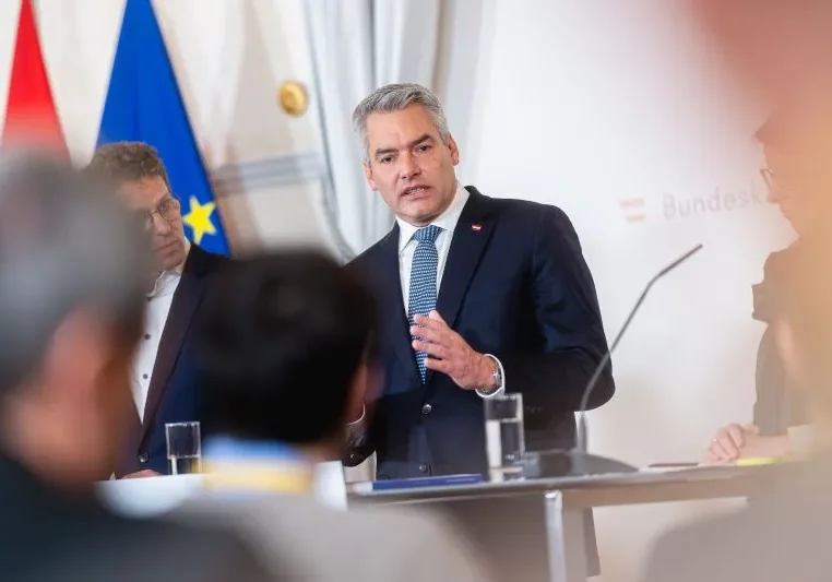 Karl Nehammer fordert Vorschläge für Nachbesserungen in der Vorbeugung aber auch in der Strafbarkeit von Gewalt- und Sexualdelikten. Foto: Bka/Florian Schrötter