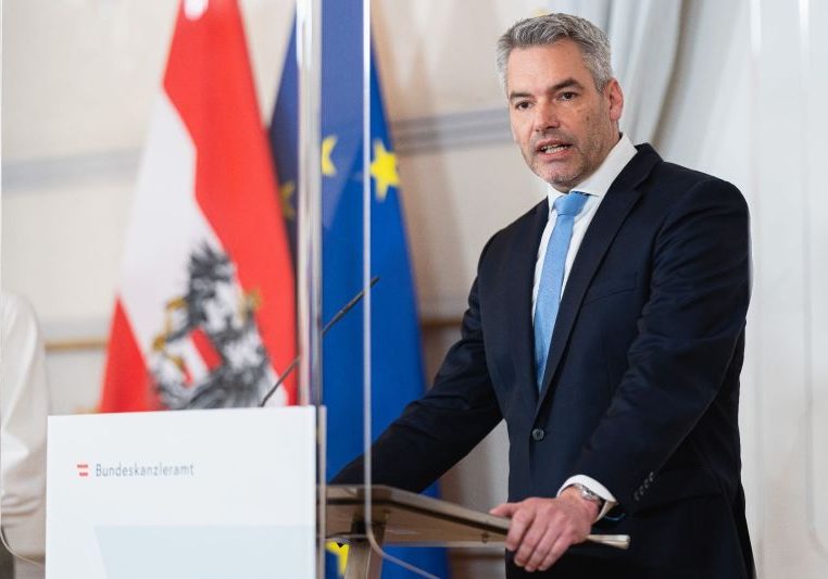 Verkündet Bundeskanzler Karl Nehammer noch diese Woche weitere Lockerungen? Foto: BKA / Florian Schrötter