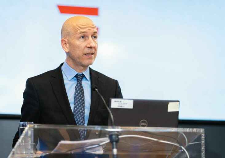Die Arbeitslosenzahlen bleiben stabil auf einem niedrigen Niveau, das gab Arbeitsminister Martin Kocher am Dienstag bekannt. Foto: BKA / Florian Schrötter