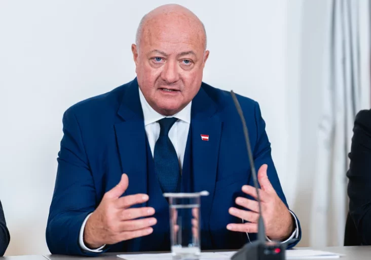 Bundeskanzler Christian Stocker: Inflation senken, Wachstum erhöhen, null Toleranz gegenüber Intoleranten. Foto: Bka
