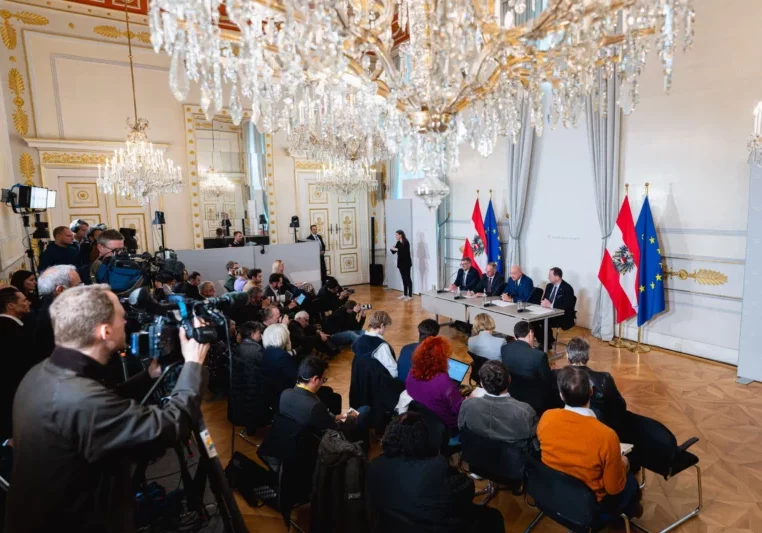 Mit dem Stopp des Familiennachzugs beschloss die Regierung bereits in ihrer zweiten Woche eine wichtige Maßnahme aus dem Regierungsprogramm. Foto: BKA
