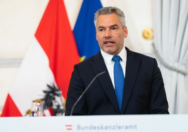 Innenminister Karl Nehammer zieht Bilanz des Demo-Samstags. - Foto: BKA/Florian Schrötter