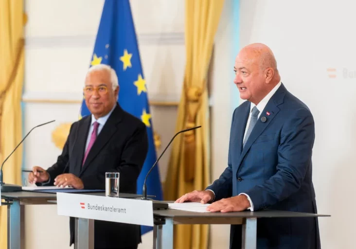 Traf am Dienstag EU-Ratspräsident Antonio Costa in Wien und bezeichnet den Entwurf des 2.000 Milliarden Euro EU-Budgets als "nicht akzeptabel". Bundeskanzler Christian Stocker. Foto: BKA/Florian Schrötter