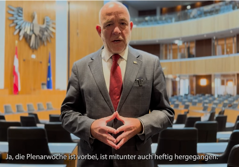 Martin Engelberg spricht in seinem Podcast "Politics & Psychoanalyse" über die Parlamentswoche, warnt dabei vor Islamismus und kündigt sein neues Buch an.