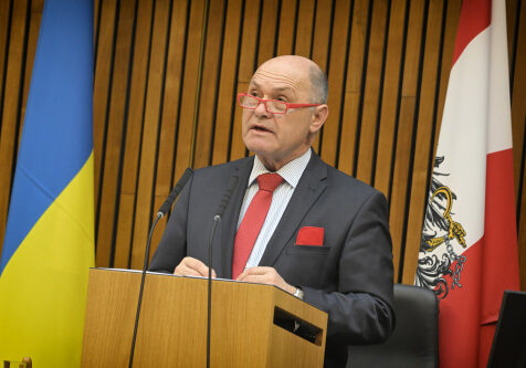 Nationalratspräsident Wolfgang Sobotka sagt der Ukraine weitere Unterstützung aus und durch Österreich zu. Foto: Parlament / Johannes Zinner