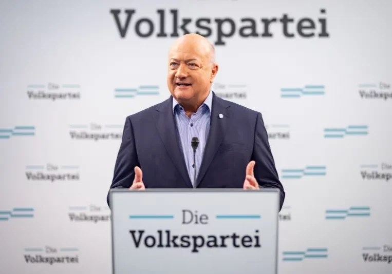 ÖVP-Generalsekretär Christian Stocker: Die Bundesregierung setzt Maßnahmen, doch FPÖ-Obmann Kickl fehlt im Nationalrat, erbringt keine Leistung. Foto: ÖVP