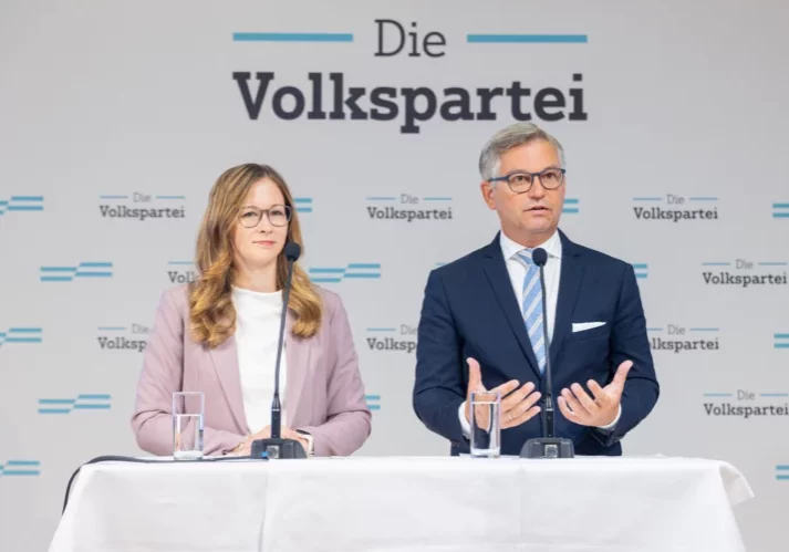 Die ÖVP setzt auf weitere Maßnahmen für mehr Eigentum. Claudia Plakolm und Magnus Brunner präsentierten die Eckpunkte aus dem ÖVP-Wahlprogramm. Foto: ÖVP