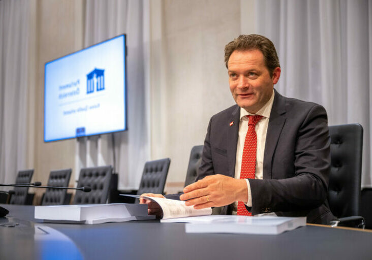 Norbert Totschnig: jährlich 100 Mio Euro in den Schutz für Überflutungen. Foto: BML / Hemerka