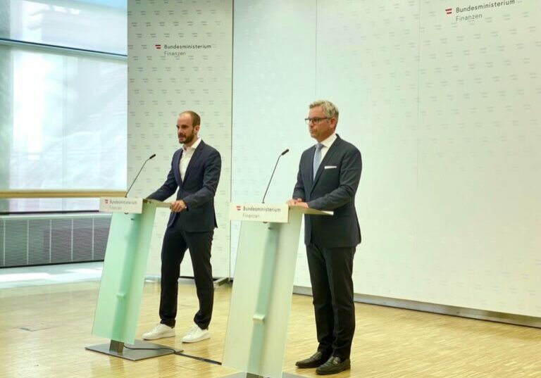 Finanzminister Magnus Brunner und Digitalisierungs-Staatssekretär Florian Tursky präsentierten den Plan für digitale Behördenwege. Foto: BMF/Michael Tögel