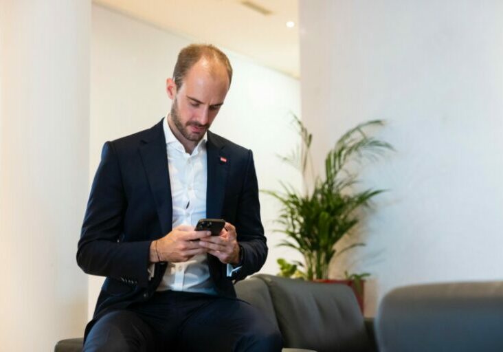 Die App "Digitales Amt" ist eine Erfolgsgeschichte der österreichischen E-Government-Services. Staatssekretär Tursky zeigt sich erfreut, dass die Österreicher dieses Angebot annehmen. Foto: BKA / Christopher Dunker