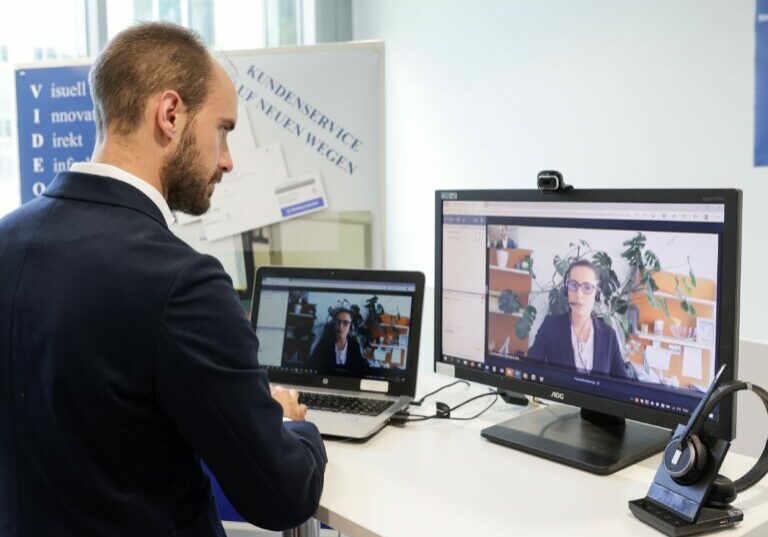 Staatssekretär für Digitalisierung Tursky möchte die Verwaltung durch Digitalisierung und E-Government vereinfachen. Bis 2024 sollen fast alle Behördengänge auch digital möglich sein. Foto: Staatssekretariat Tursky 