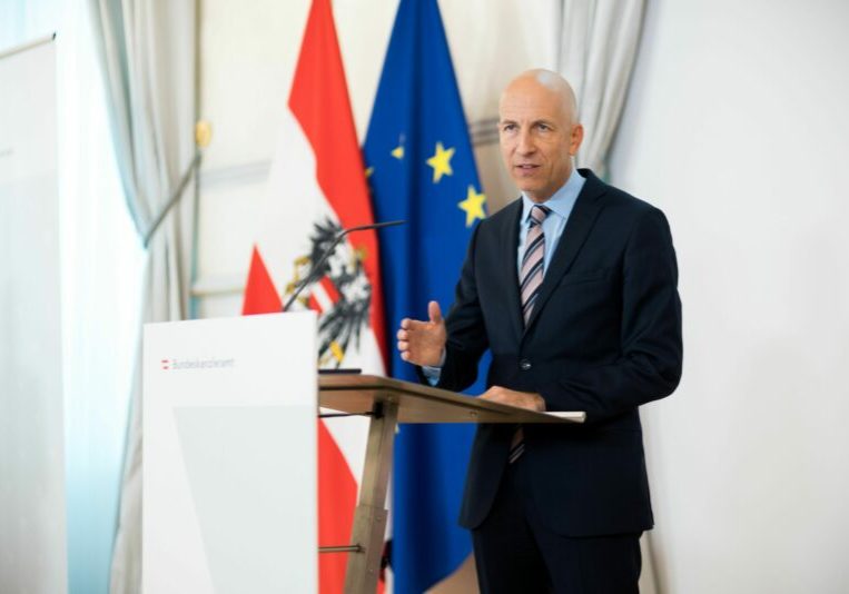 Arbeitsminister Martin Kocher: Duale Ausbildung fortsetzen; BKA/ C. Dunker
