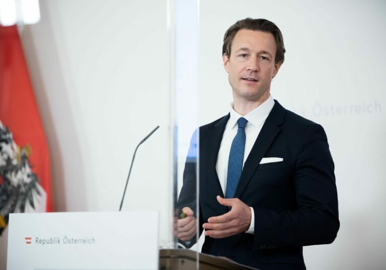 Nationalrat berät Budget, Steuerreform in Begutachtung: Finanzminister Gernot Blümel - Foto: BKA/Christopher Dunker