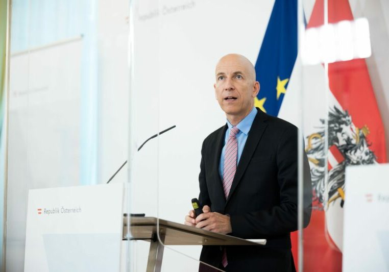 Arbeitsminister Martin Kocher: Entwicklung verläuft besser als erwartet; BKA/Christopher Dunker