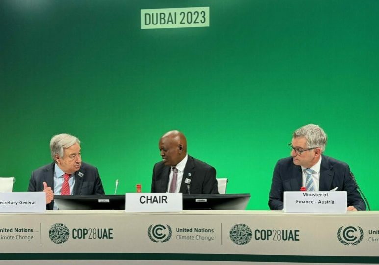 Finanzminister Magnus Brunner vertrat die österreichische Delegation bei der Weltklimakonferenz COP28 in Dubai und diskutierte mit UN-General Guterres. Foto: BMF