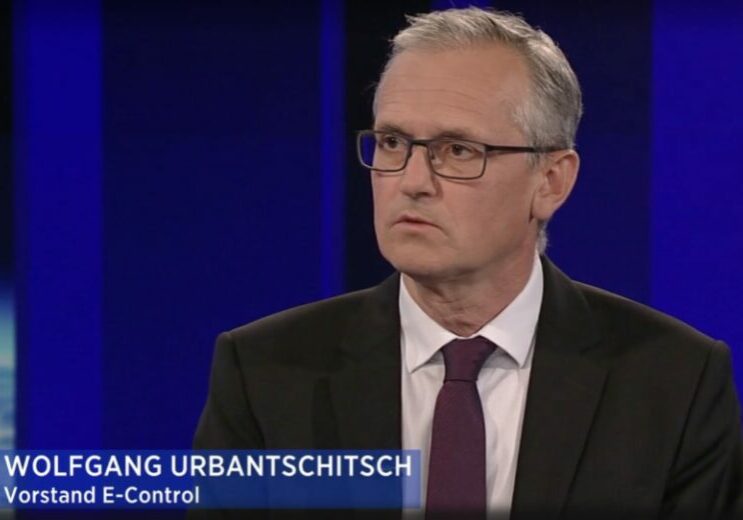 Schloss eine Insolvenz der Wien Energie und Versorgungsengpass für zwei Millionen Kunden nicht aus. Dank der Milliarden-Finanzspritze des Bundes konnte dies verhindert werden. e-Control Vorstand Wolfgang Urbanitsch am Donnerstagabend in der ZIB2. Foto: Screenshot Zur-Sache / orf.tvthek.at