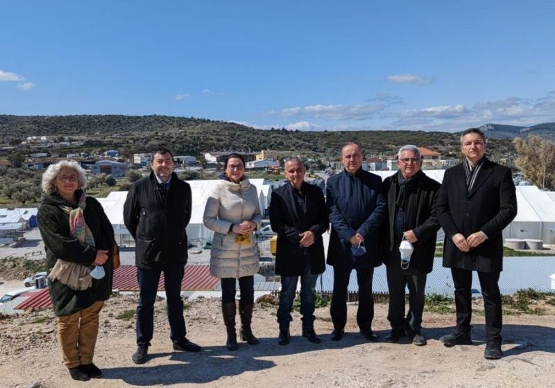 Die VP-Abgeordnete und Menschenrechtssprecherin Gudrun Kugler (im Bild dritte von links) reiste im März zu den Flüchtlingslagern Samos und Lesbos. Foto: gudrunkugler.at/