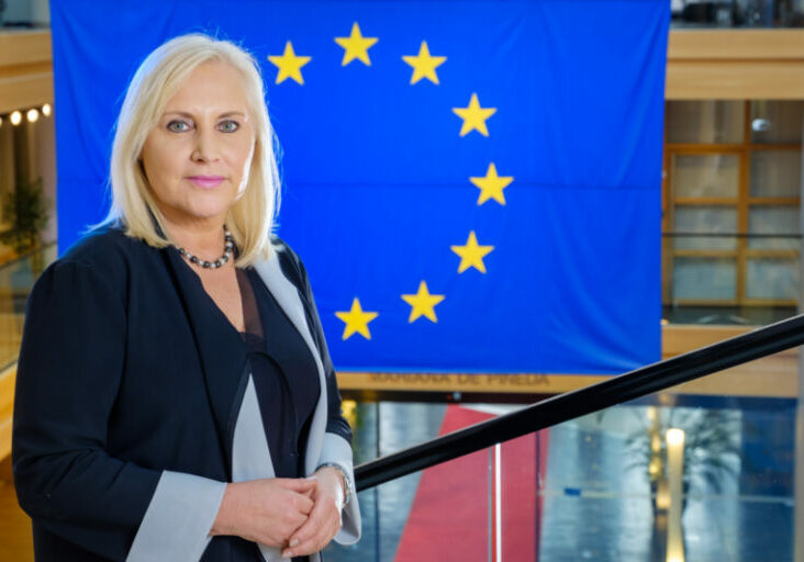 Mit der Einigung im Chip Act im Europaparlament kann Österreich zu einem Halbleiter-Hub werden. Winzig sieht in dieser Technologie die Zukunft in der Chip-Vorsorge. Foto: EVP / Lahousse
