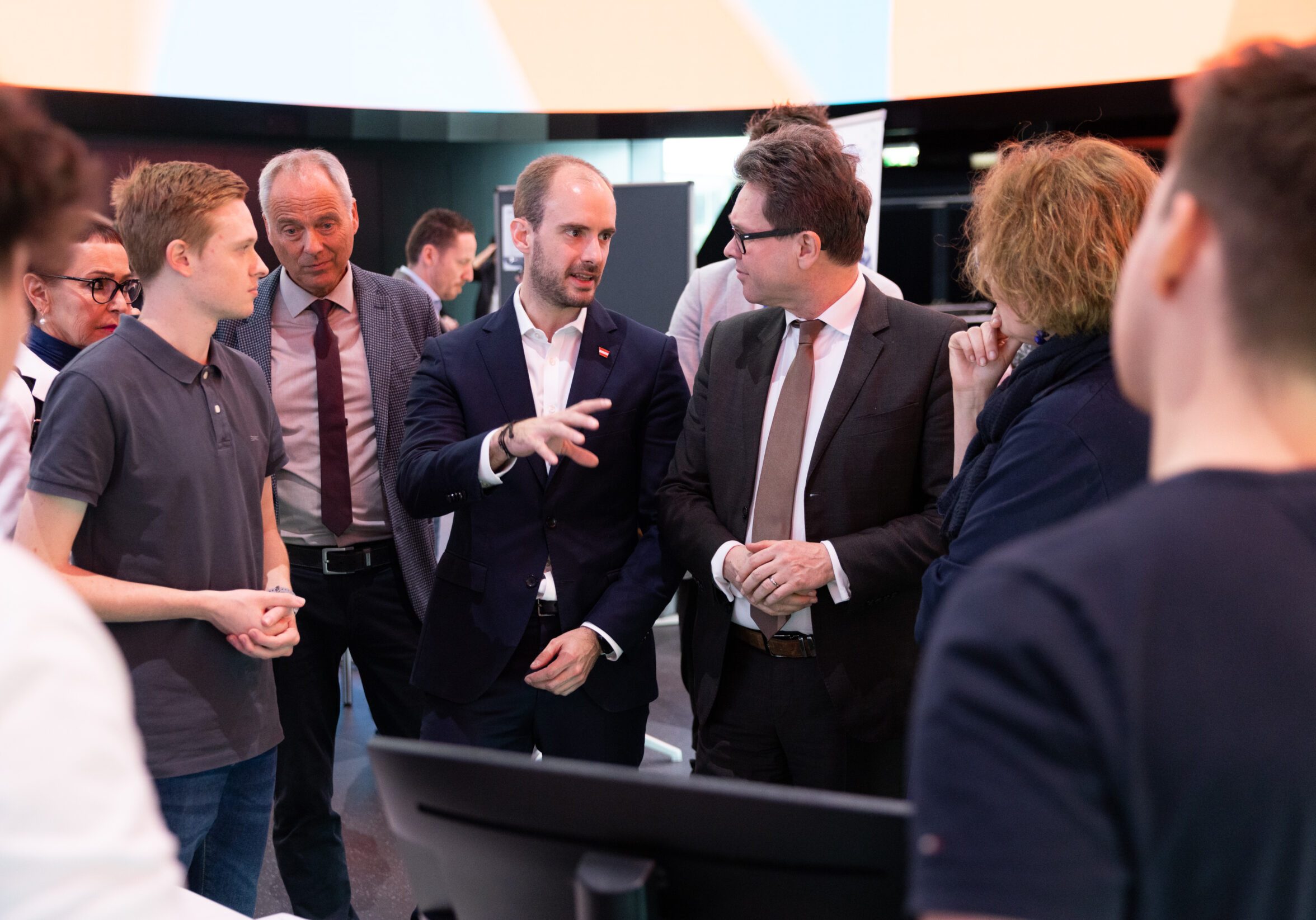 Digitalisierungsstaatsekretär Florian Tursky und Bildungsminister Martin Polaschek haben die digBiz Awards besucht. Foto: Foto: BKA/Alexander Zillbauer