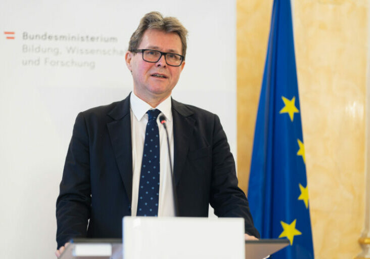 Wissenschaftsminister Martin Polaschek präsentiert die Dachstrategie für den gesamten österreichischen Hochschulraum. Foto: BMBWF