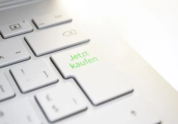Der Generalsekretär des Wirtschaftsbundes, ÖVP-Abg. Kurt Egger, und der Handelsverband begrüßen stärker Kontrollen im Onlinehandel, dessen Umsätze zur Hälfte ins Ausland fließen. Foto: athree23/pixabay