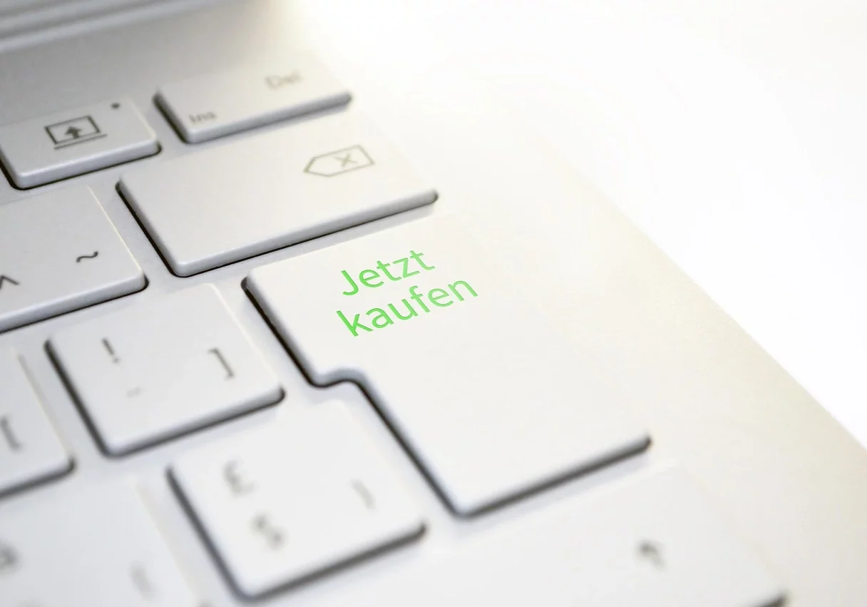 Der Generalsekretär des Wirtschaftsbundes, ÖVP-Abg. Kurt Egger, und der Handelsverband begrüßen stärker Kontrollen im Onlinehandel, dessen Umsätze zur Hälfte ins Ausland fließen. Foto: athree23/pixabay