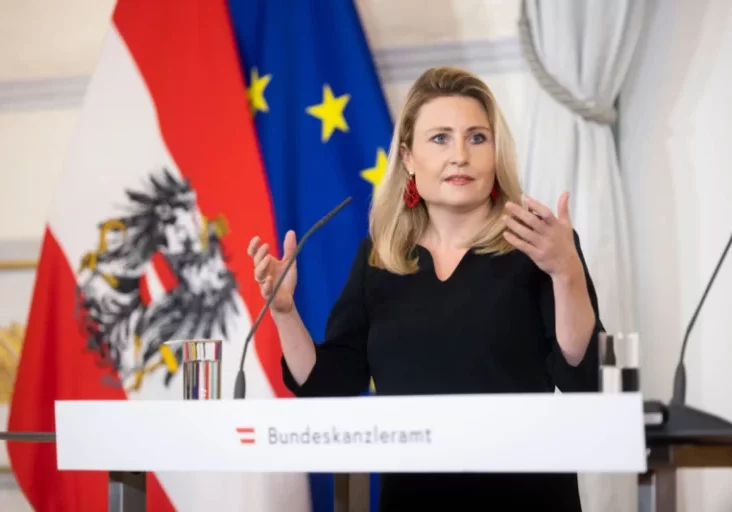 Der Anteil an Frauen in Führungspositionen im Bundesdienst steigt an: Frauenministerin Susanne Raab in einer Bilanz zu Frauenförderung und Geschlechtergerechtigkeit im öffentlichen Dienst des Bundes. Foto: Bka/Christopher Dunker