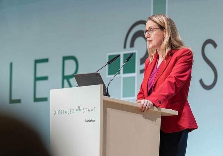 In Berlin stellte Digitalisierungsministerin Margarete Schramböck Österreichs digitalen Fahrplan für die Zukunft vor. Foto: Büro Margarete Schramböck