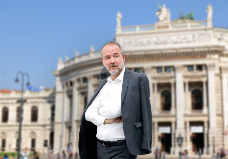 Foto: Florian Schrötter; iStock/ hsvrs
